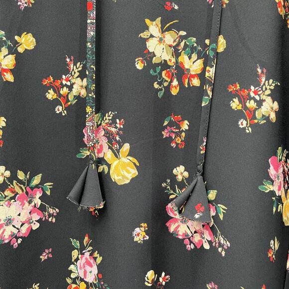 EVEREVE Allison Joy Meredith Split Neck Long Sleeve Shift Dress // XS - Picture 6 of 11